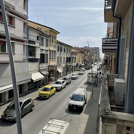 Garibaldi 86 Vila Viareggio Exterior foto